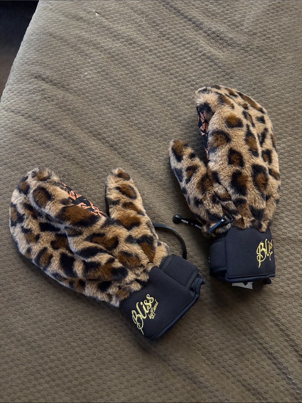 Bliss by Level Leopard Faux Fur Mittens in Brown & Black